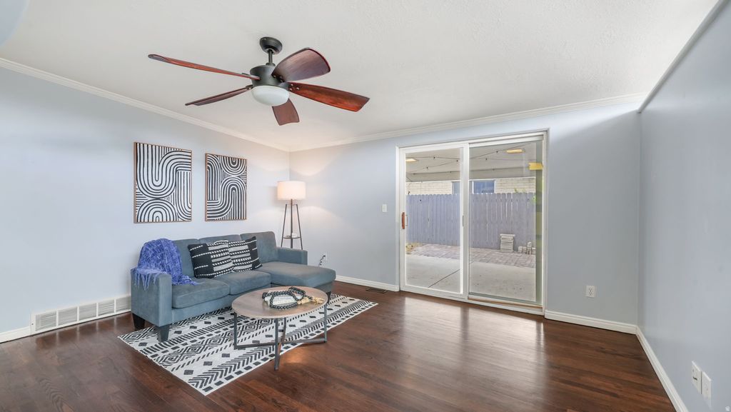 Photo of 1660 W JOLLY CIR, Taylorsville, UT 84123 (MLS # 2152912)