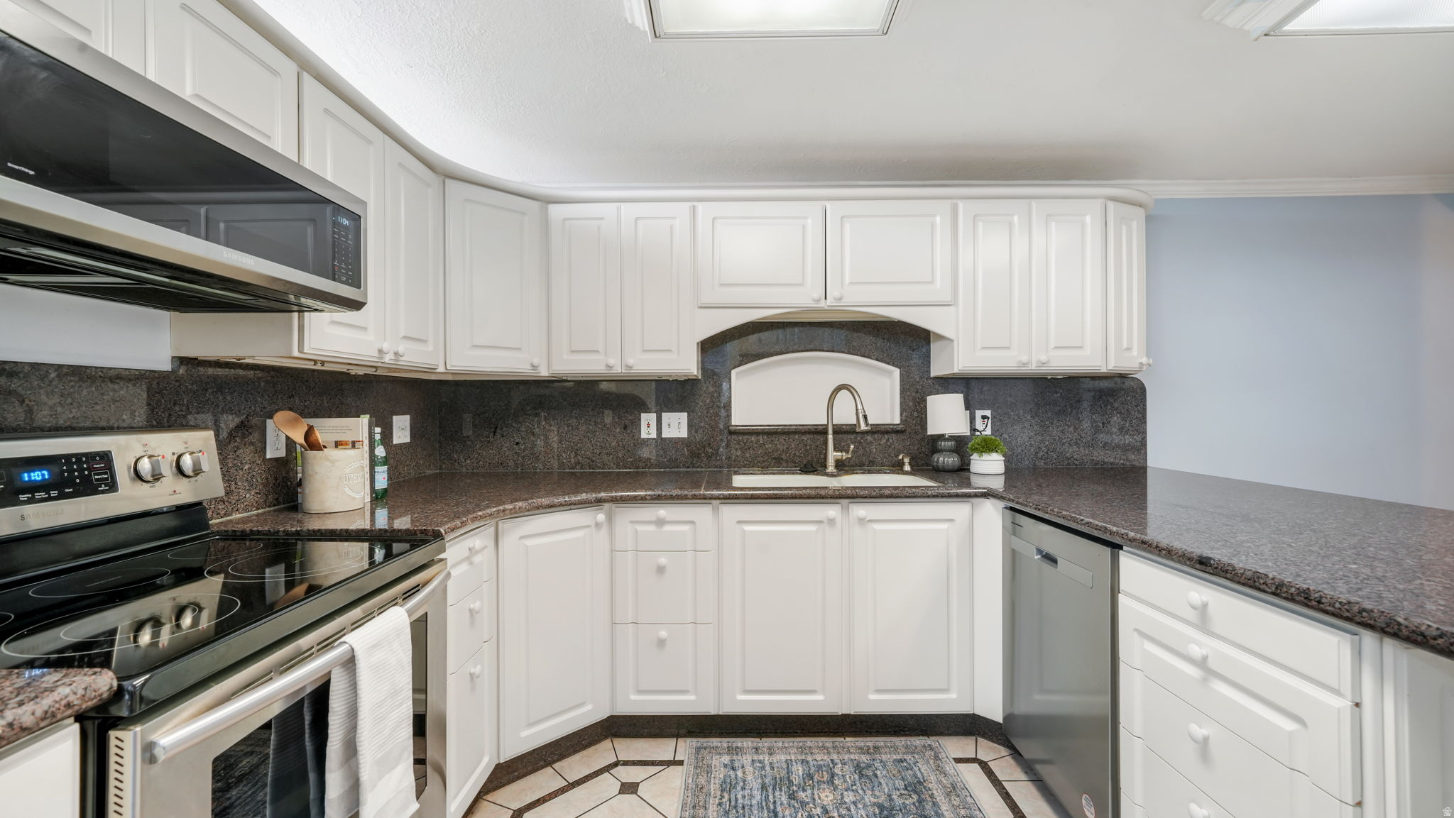 BEST VIEW #7 - Residential