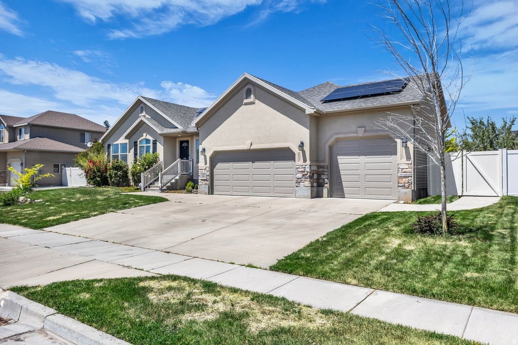 Photo of 1368 W 2920 S, Syracuse, UT 84075 (MLS # 2163675)