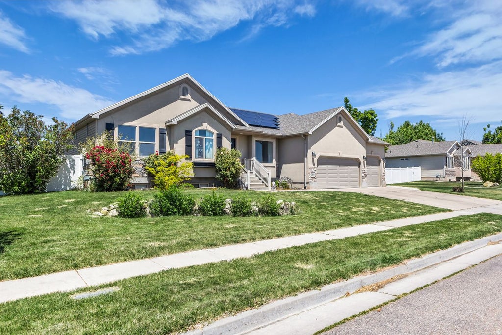 Photo of 1368 W 2920 S, Syracuse, UT 84075 (MLS # 2163675)