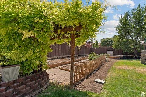 Tiny photo for 2150 E 3205 S, Millcreek, UT 84109 (MLS # 2103822)