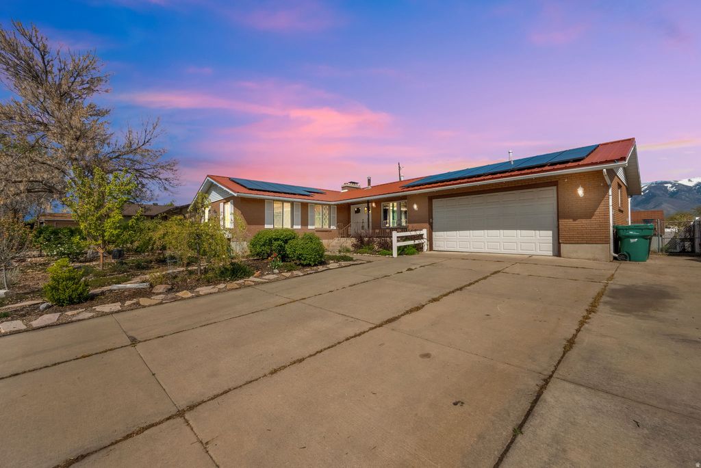 Photo of 1415 S 1250 E, Clearfield, UT 84015 (MLS # 2149264)
