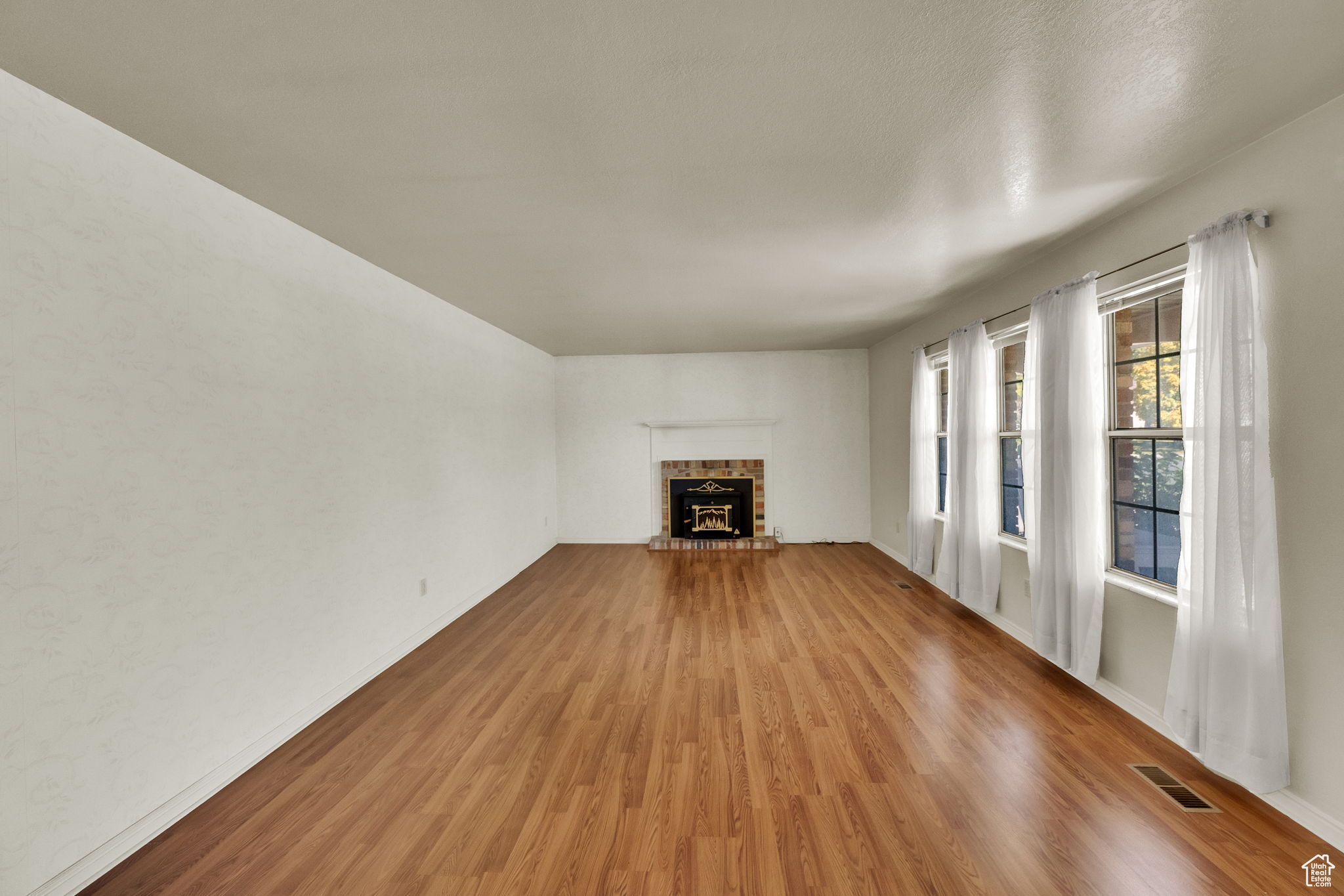 COUNTRY PLACE ESTATES - Residential