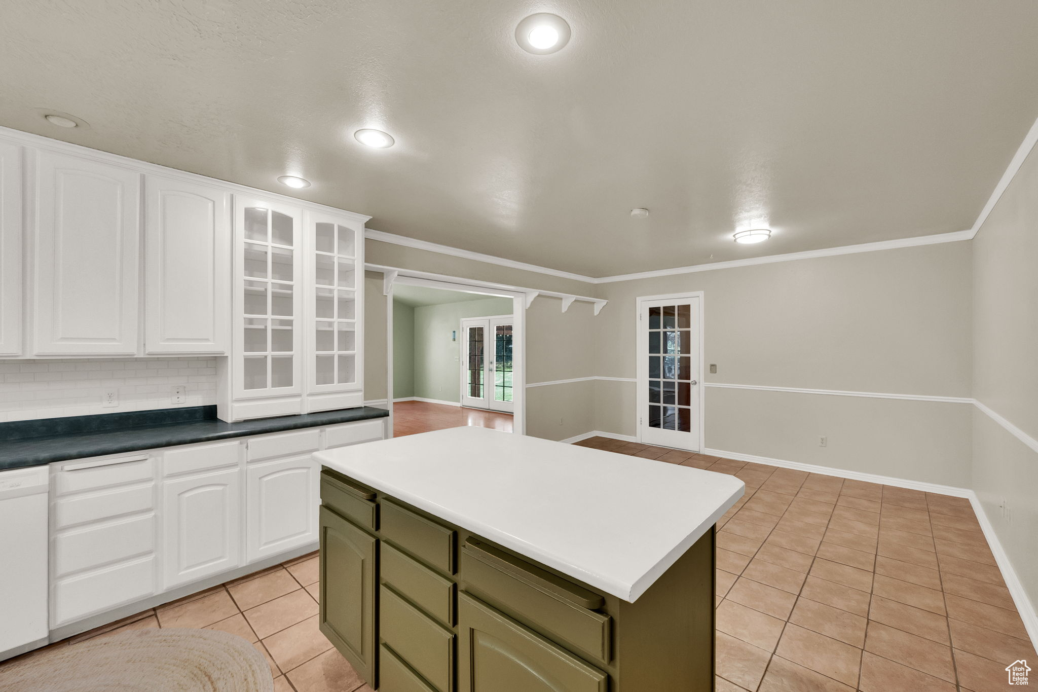 COUNTRY PLACE ESTATES - Residential