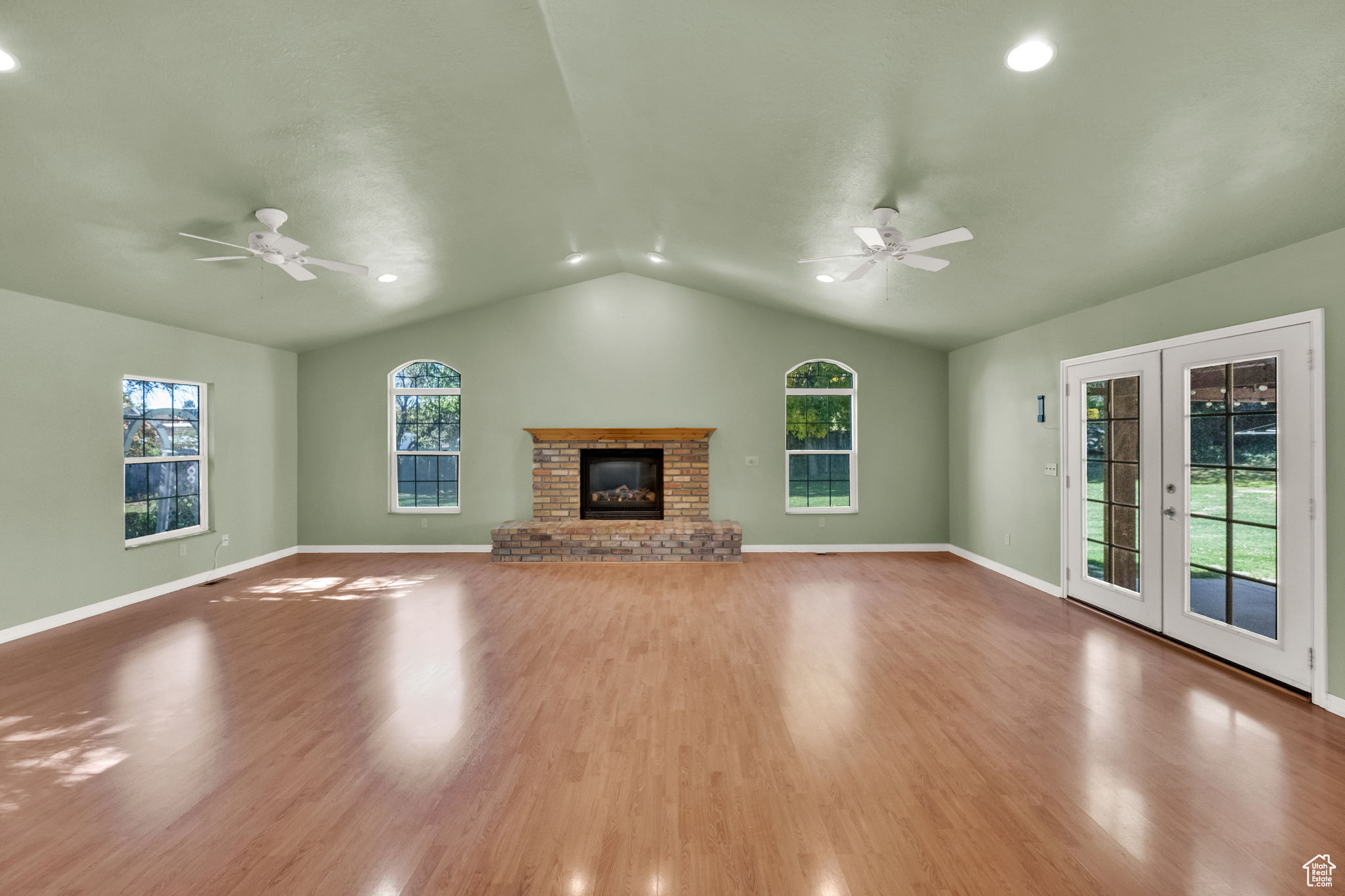 COUNTRY PLACE ESTATES - Residential