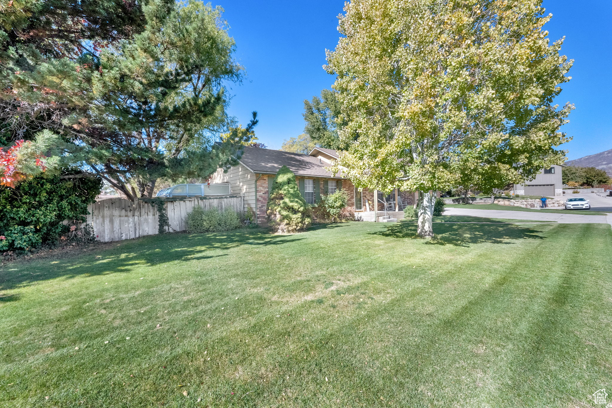 COUNTRY PLACE ESTATES - Residential