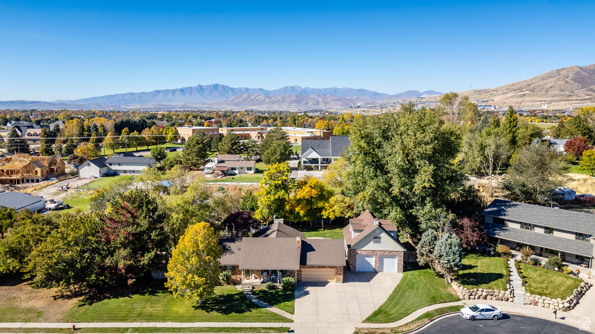 COUNTRY PLACE ESTATES - Residential