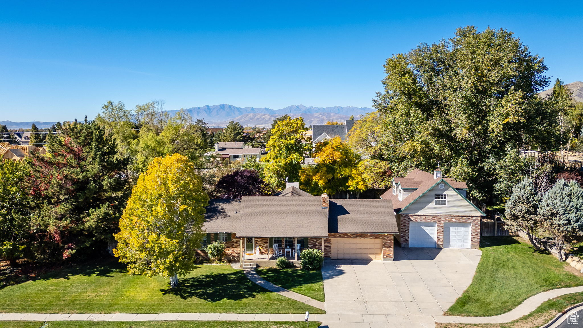 COUNTRY PLACE ESTATES - Residential