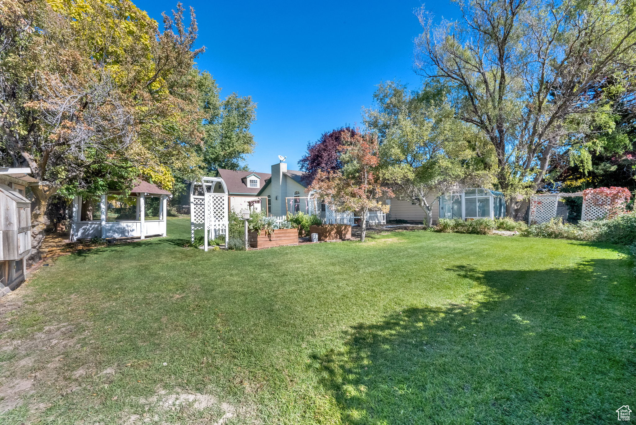 COUNTRY PLACE ESTATES - Residential