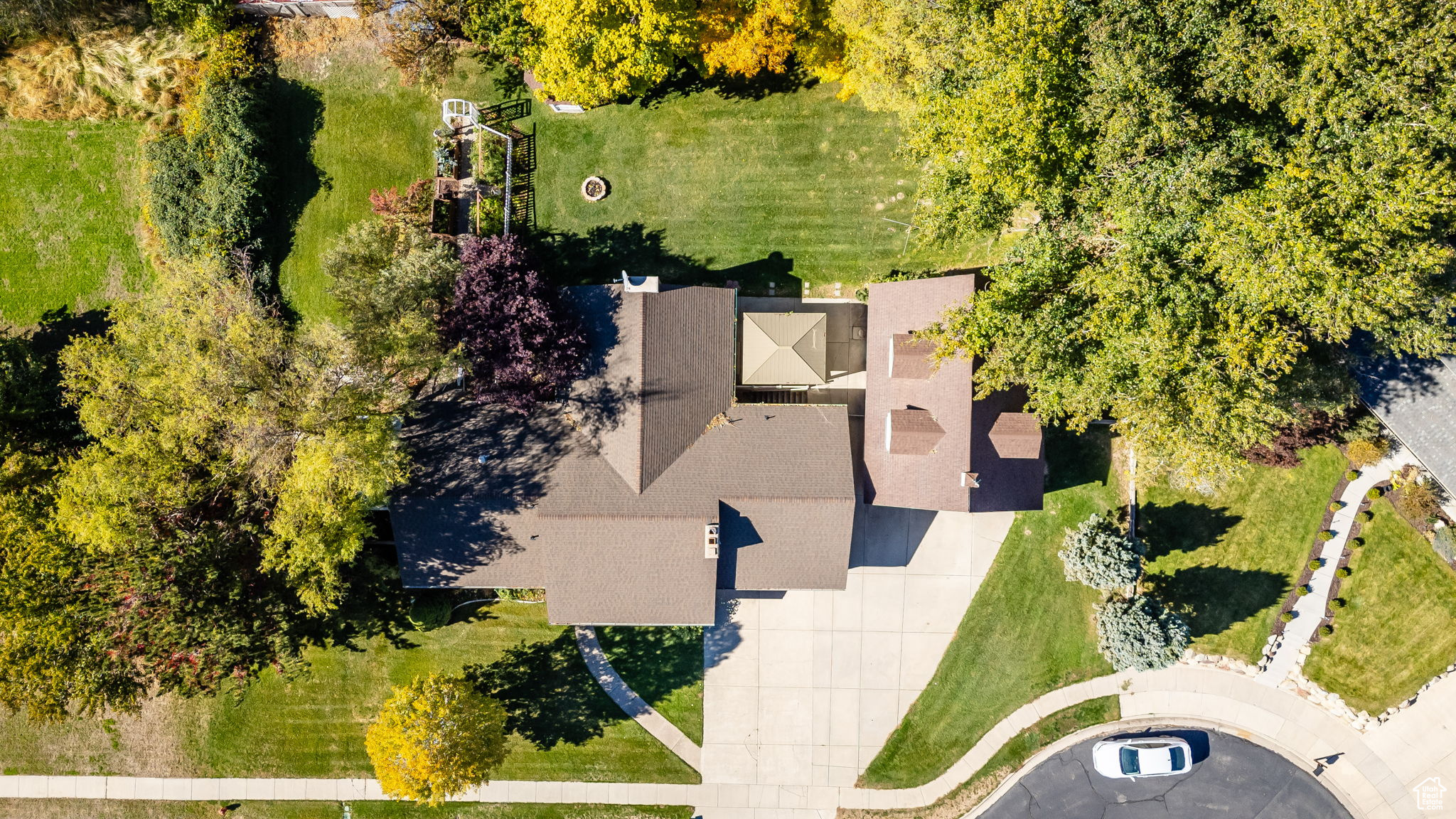 COUNTRY PLACE ESTATES - Residential