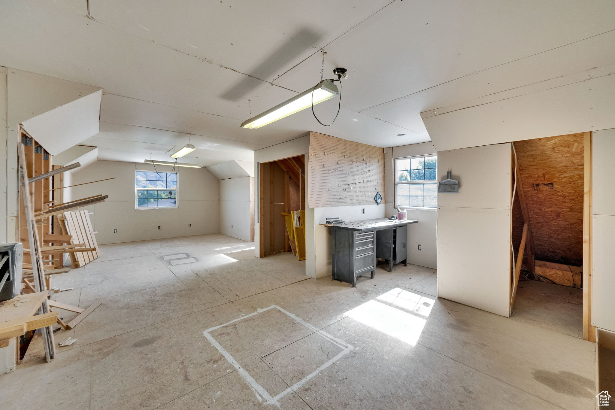 COUNTRY PLACE ESTATES - Residential