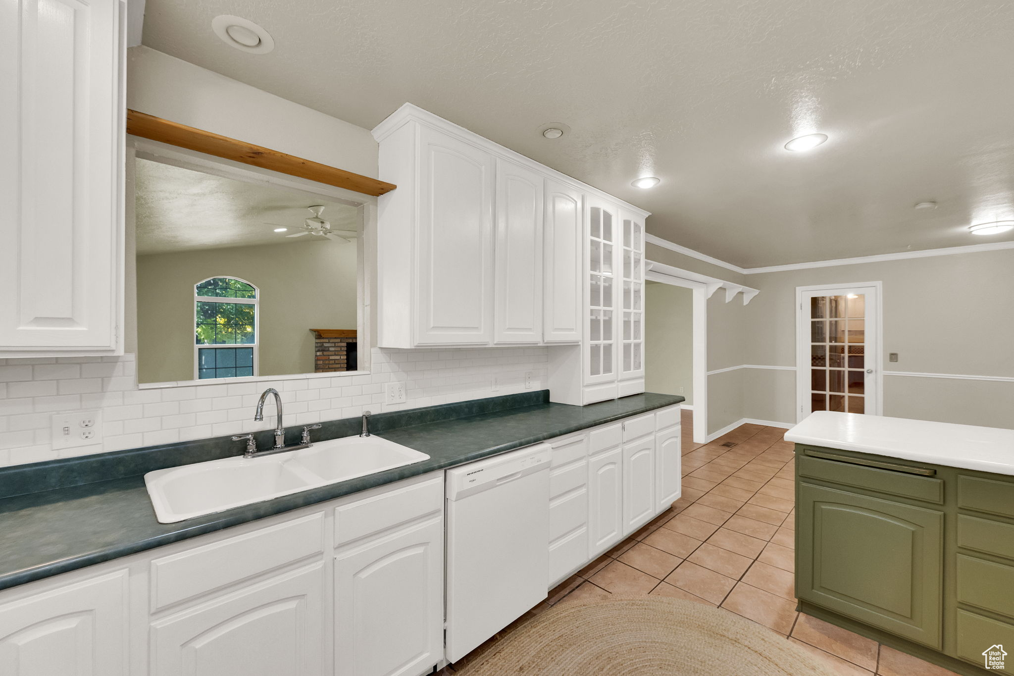 COUNTRY PLACE ESTATES - Residential