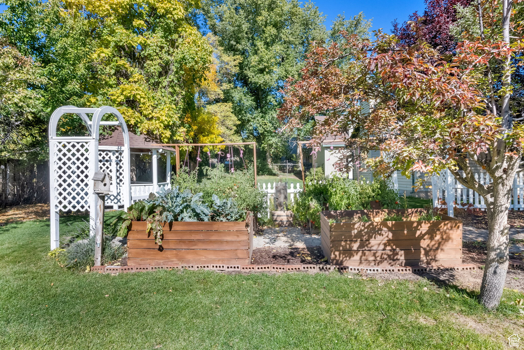 COUNTRY PLACE ESTATES - Residential