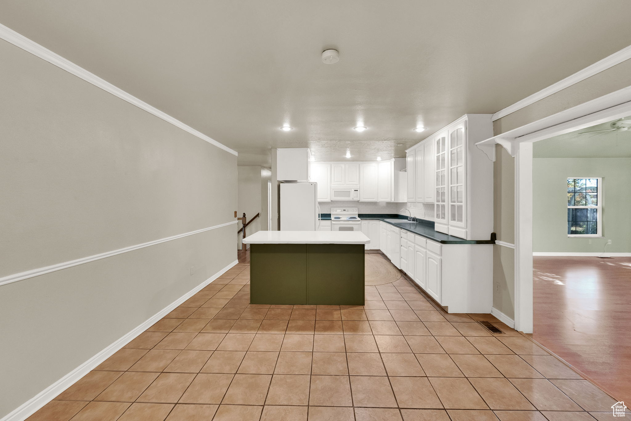 COUNTRY PLACE ESTATES - Residential