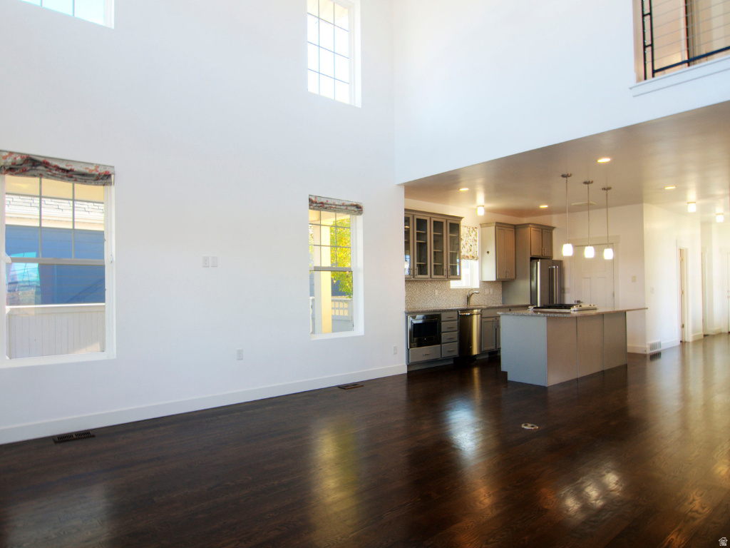 DAYBREAK - Residential