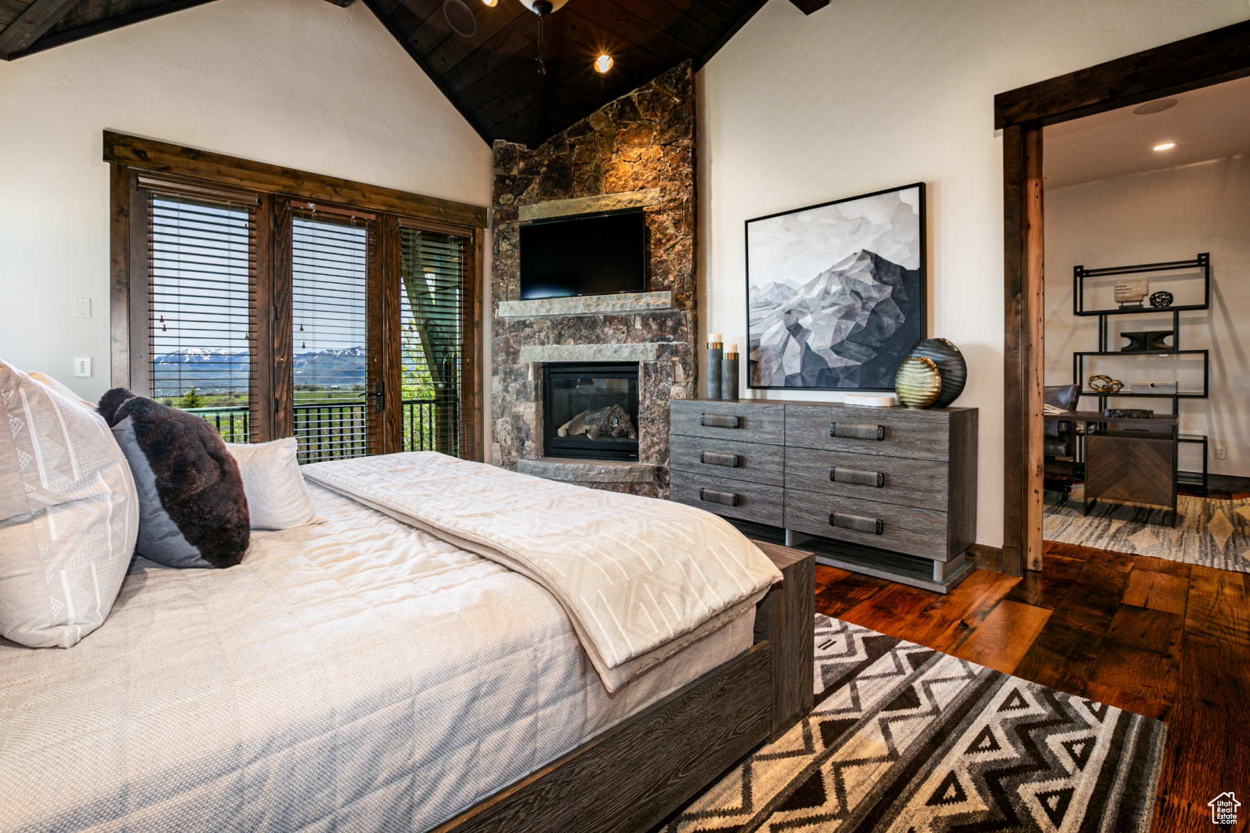 Park City, Utah 84098, United States, 5 Bedrooms Bedrooms, ,6 BathroomsBathrooms,Residential,Pending,55777