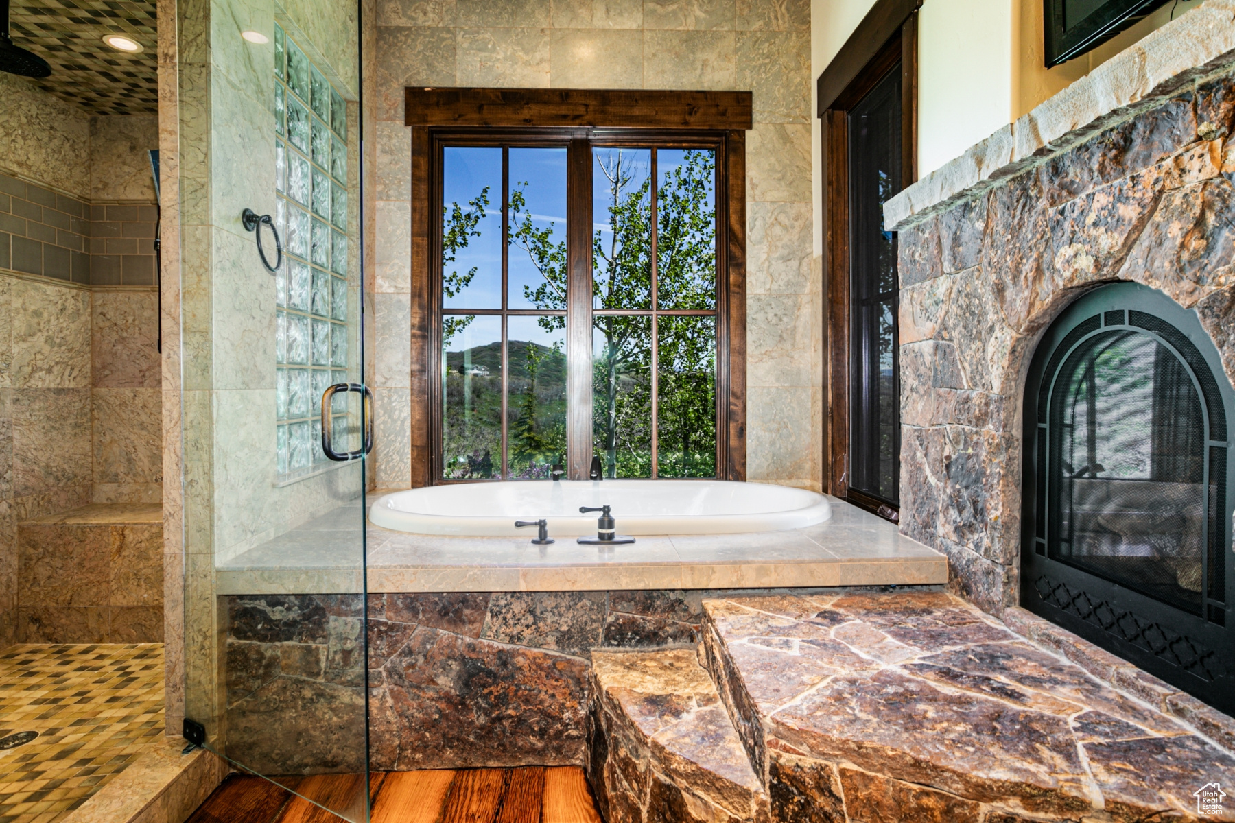 Park City, Utah 84098, United States, 5 Bedrooms Bedrooms, ,6 BathroomsBathrooms,Residential,Pending,55777