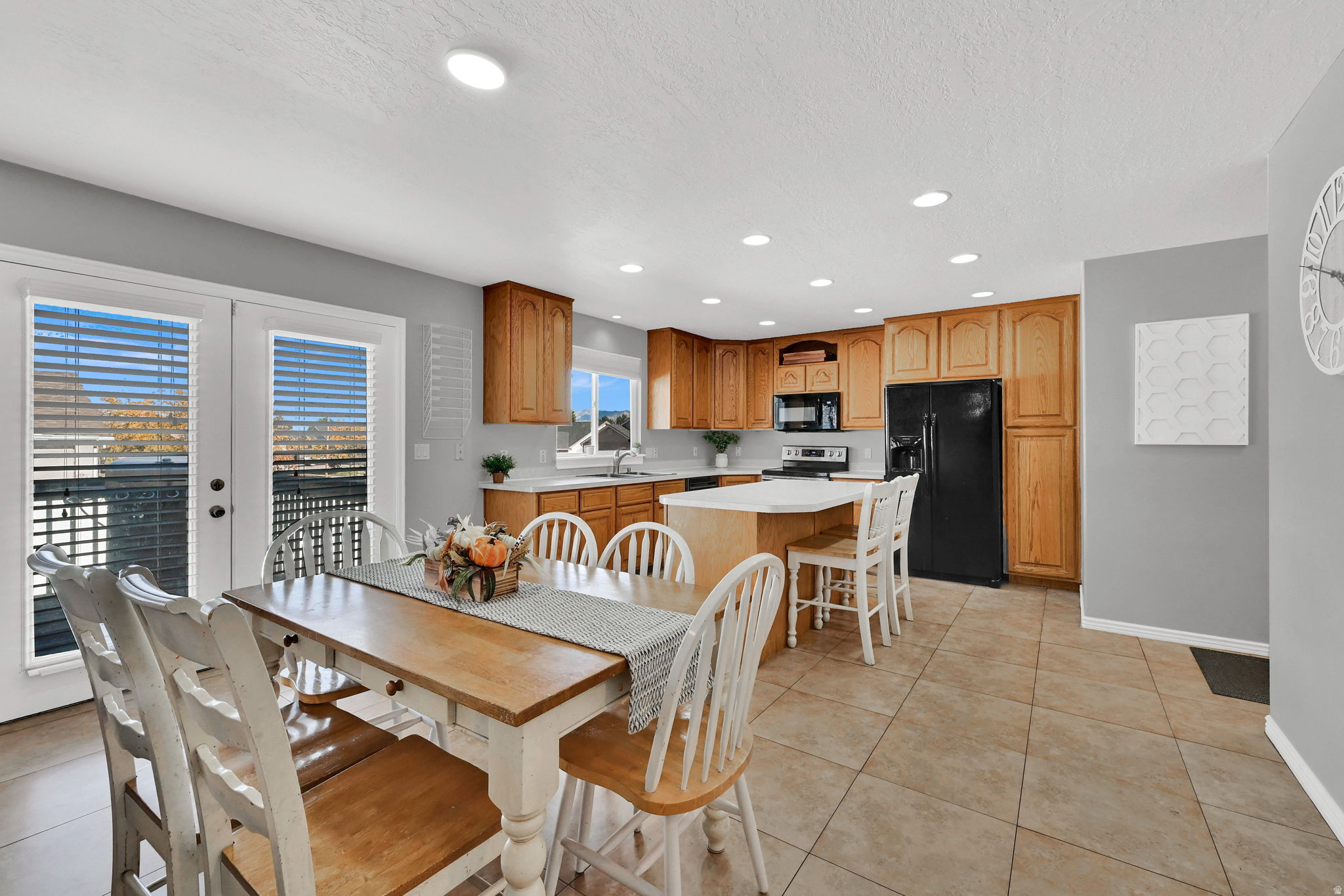 PINEBROOK - Residential