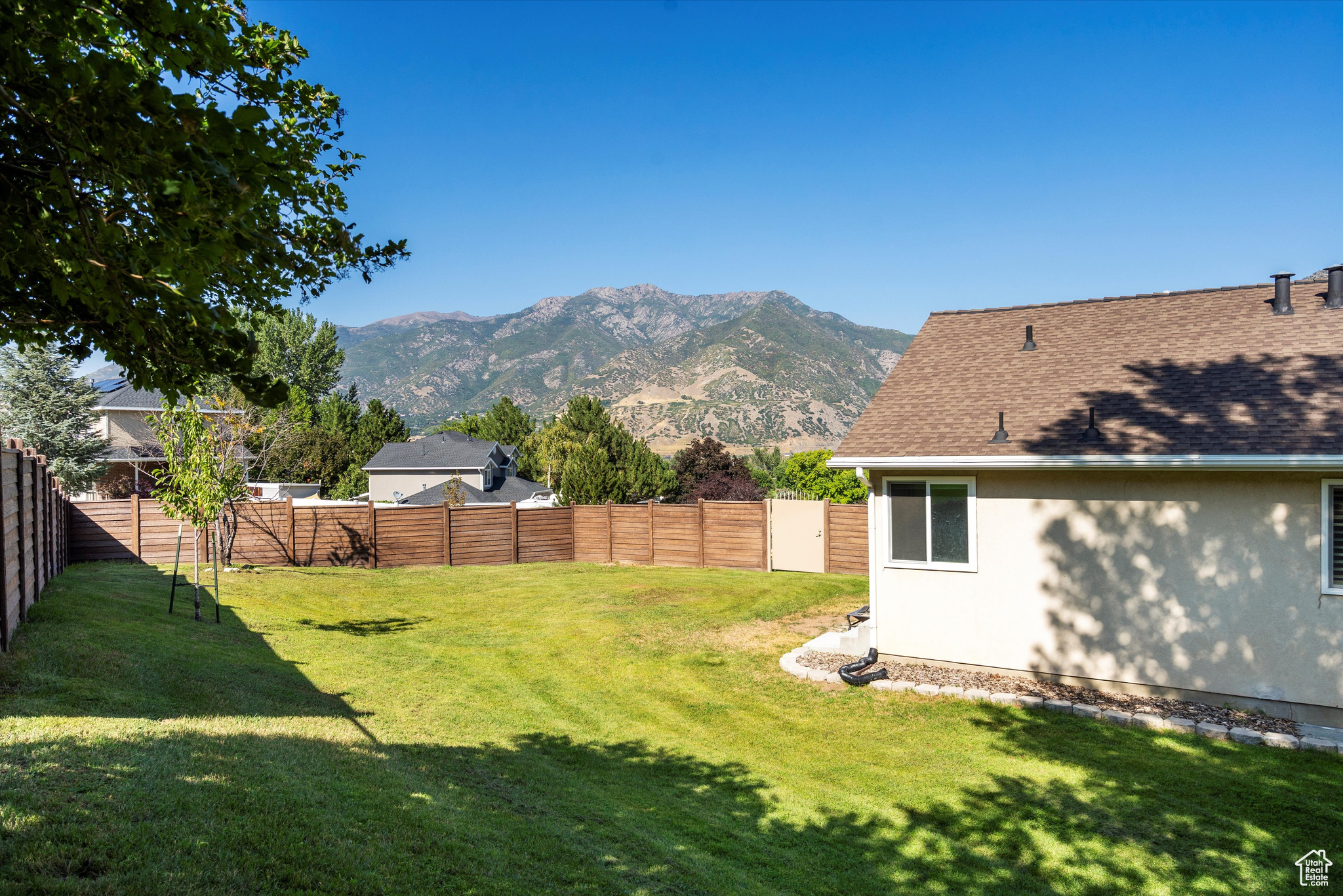 CEDAR BENCH - Residential