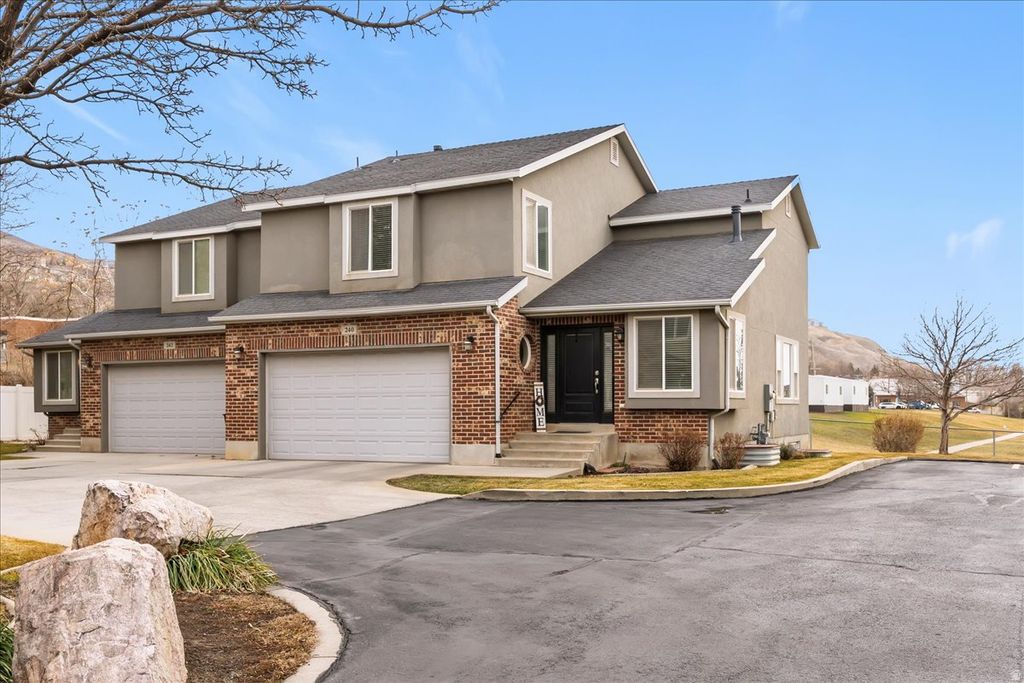 Photo of 240 ODELL LN, North Salt Lake, UT 84054 (MLS # 2137047)