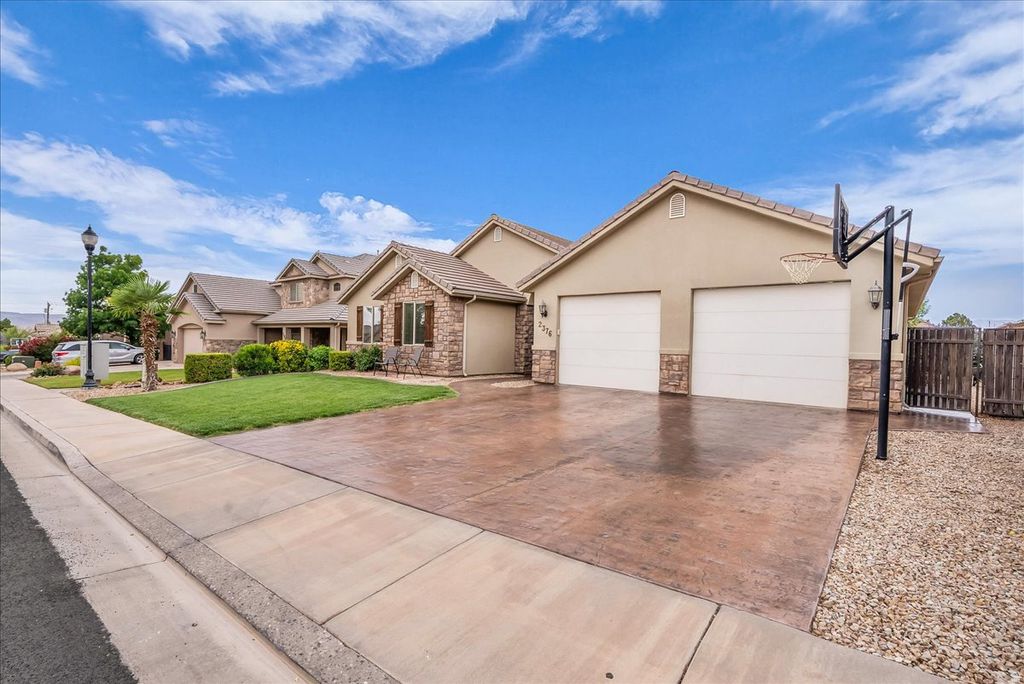 Photo of 2376 S 2160 E, Saint George, UT 84790 (MLS # 2163935)