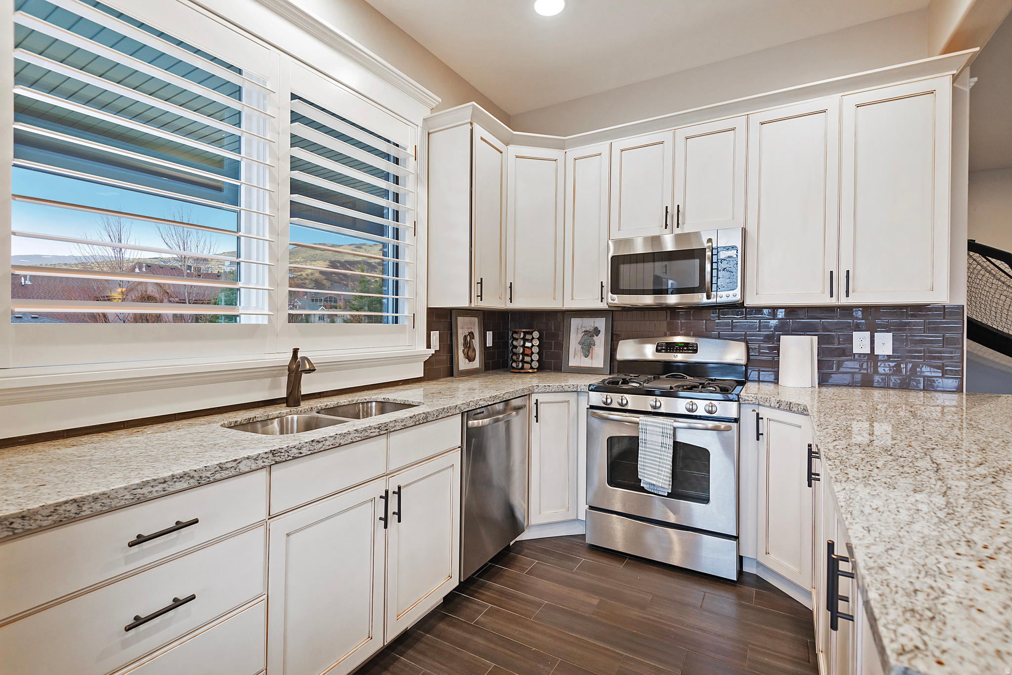 HERITAGE HILLS - Residential