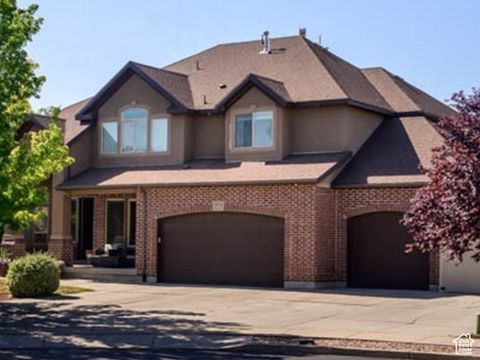 Photo of 3371 W WATERBRIDGE CV #417, South Jordan, UT 84095 (MLS # 2095791)