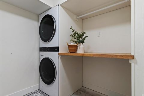 Tiny photo for 2468 S GLENMARE ST, Salt Lake City, UT 84106 (MLS # 2143960)