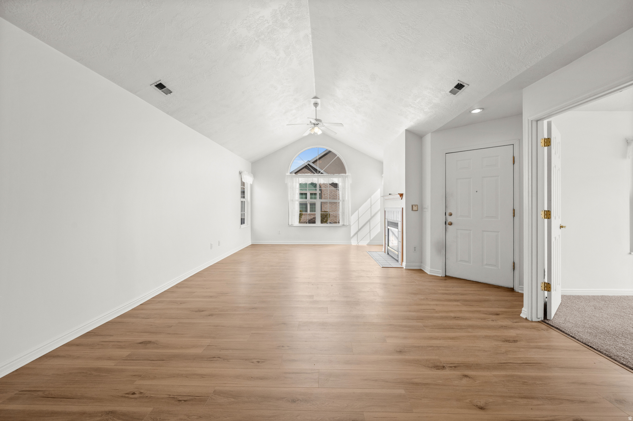 VALLEY VU VILLAS CONDOMINIUM - Residential