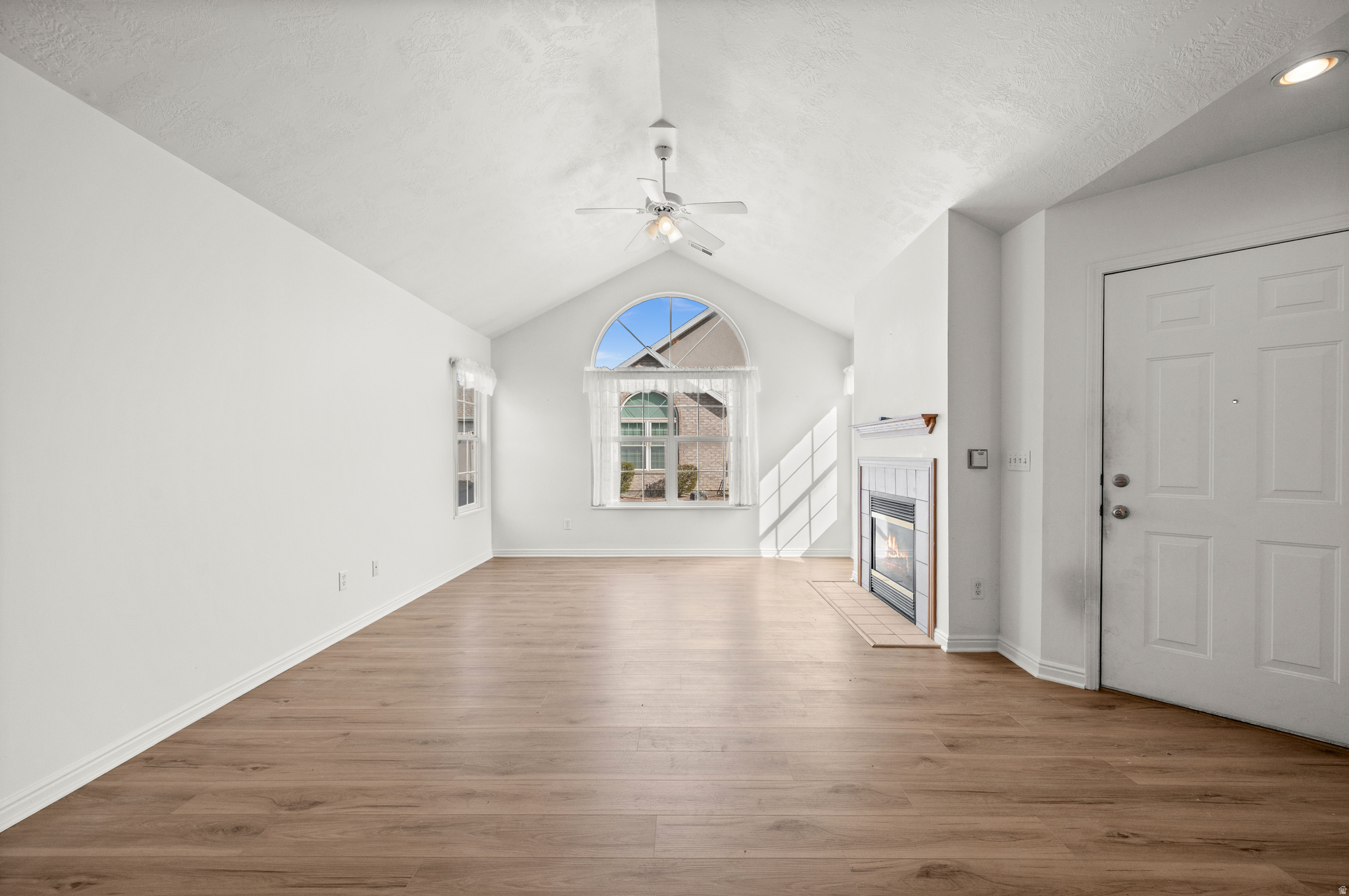 VALLEY VU VILLAS CONDOMINIUM - Residential