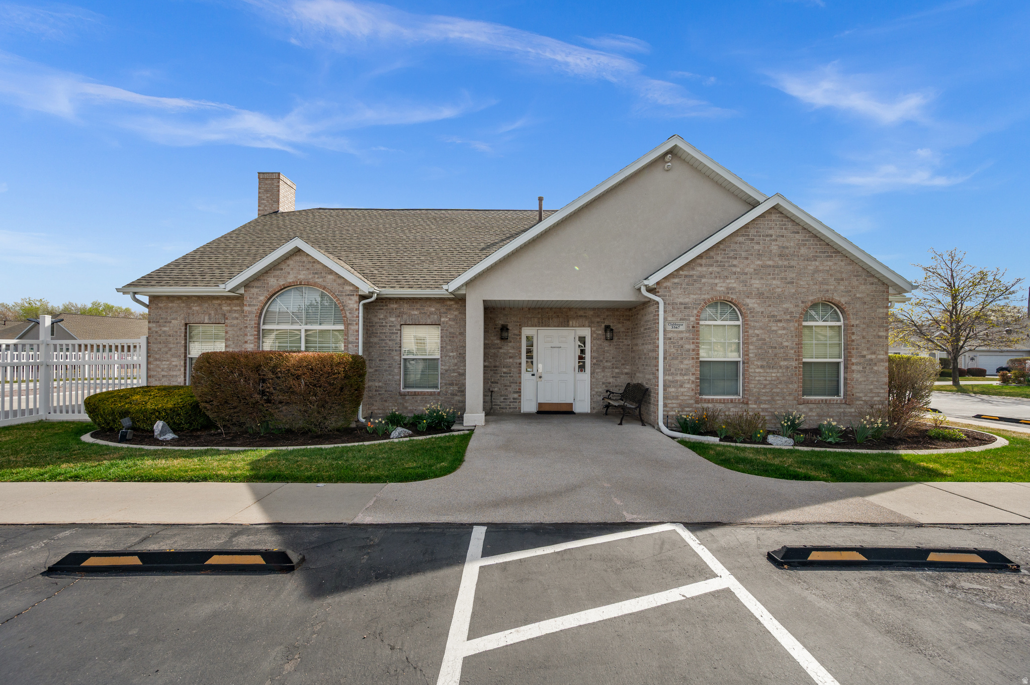 VALLEY VU VILLAS CONDOMINIUM - Residential