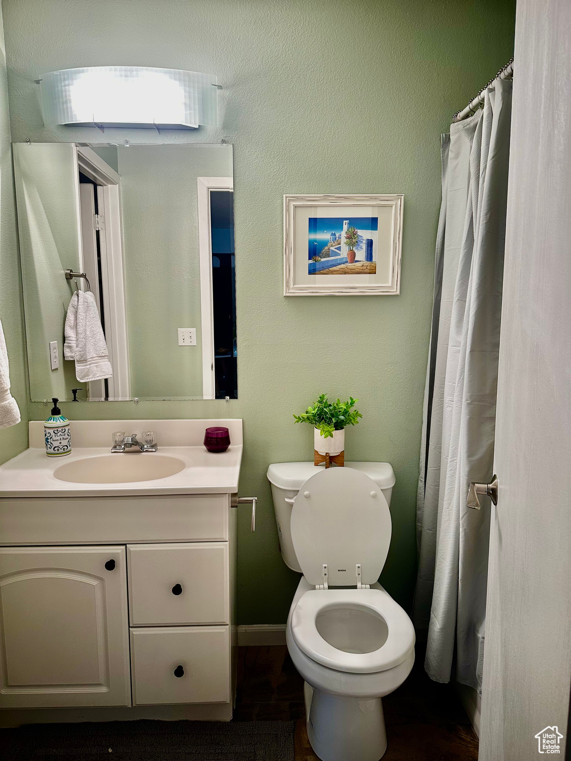 Cottonwood Heights, Utah 84047, United States, 2 Bedrooms Bedrooms, ,2 BathroomsBathrooms,Residential,Active,211930