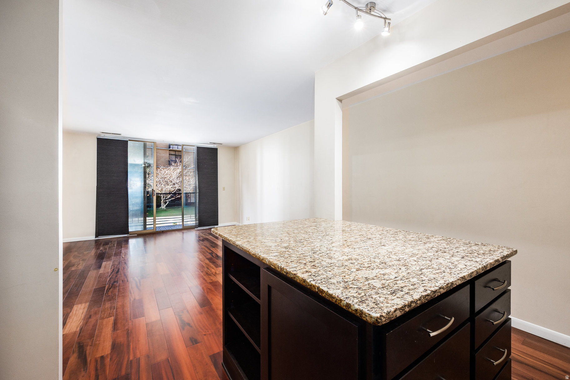 OAKWOOD GARDENS - Residential