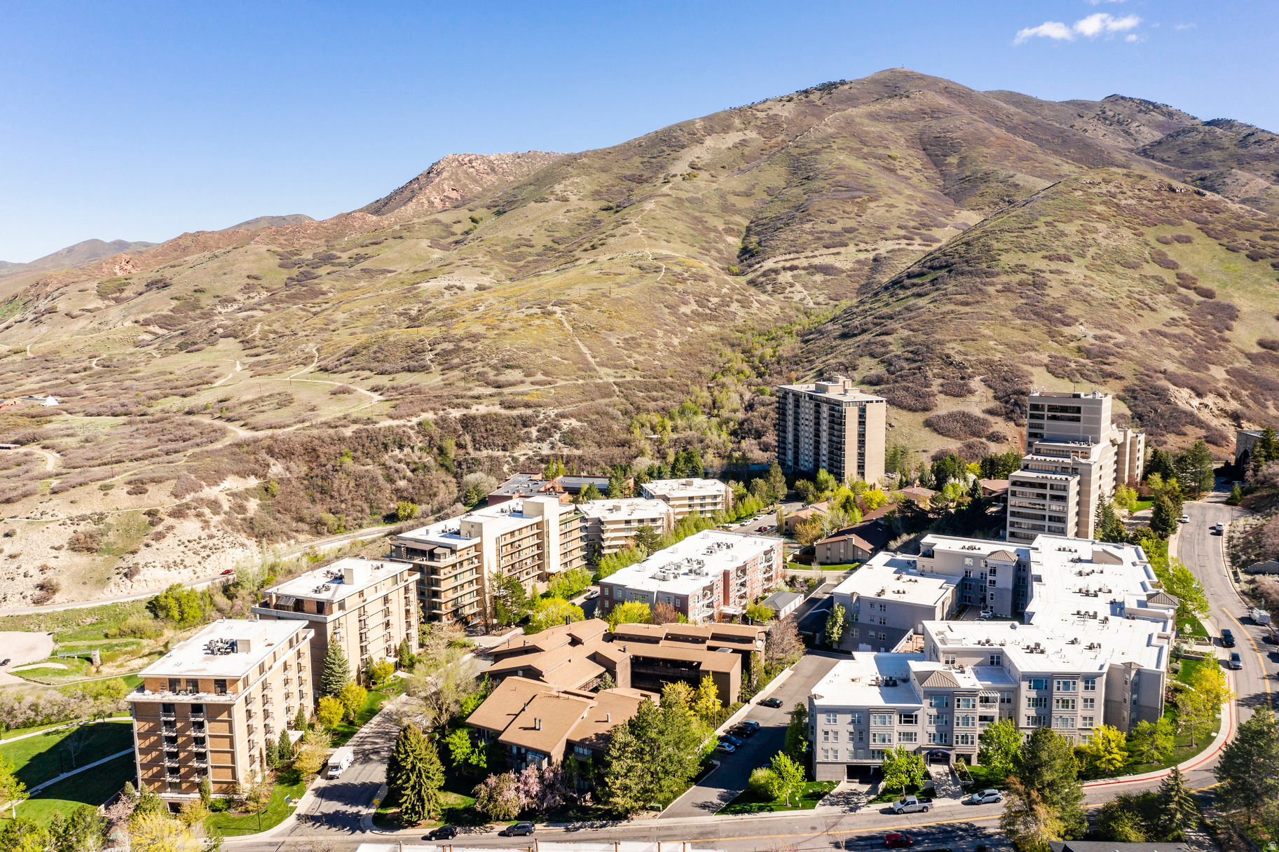 OAKWOOD GARDENS - Residential