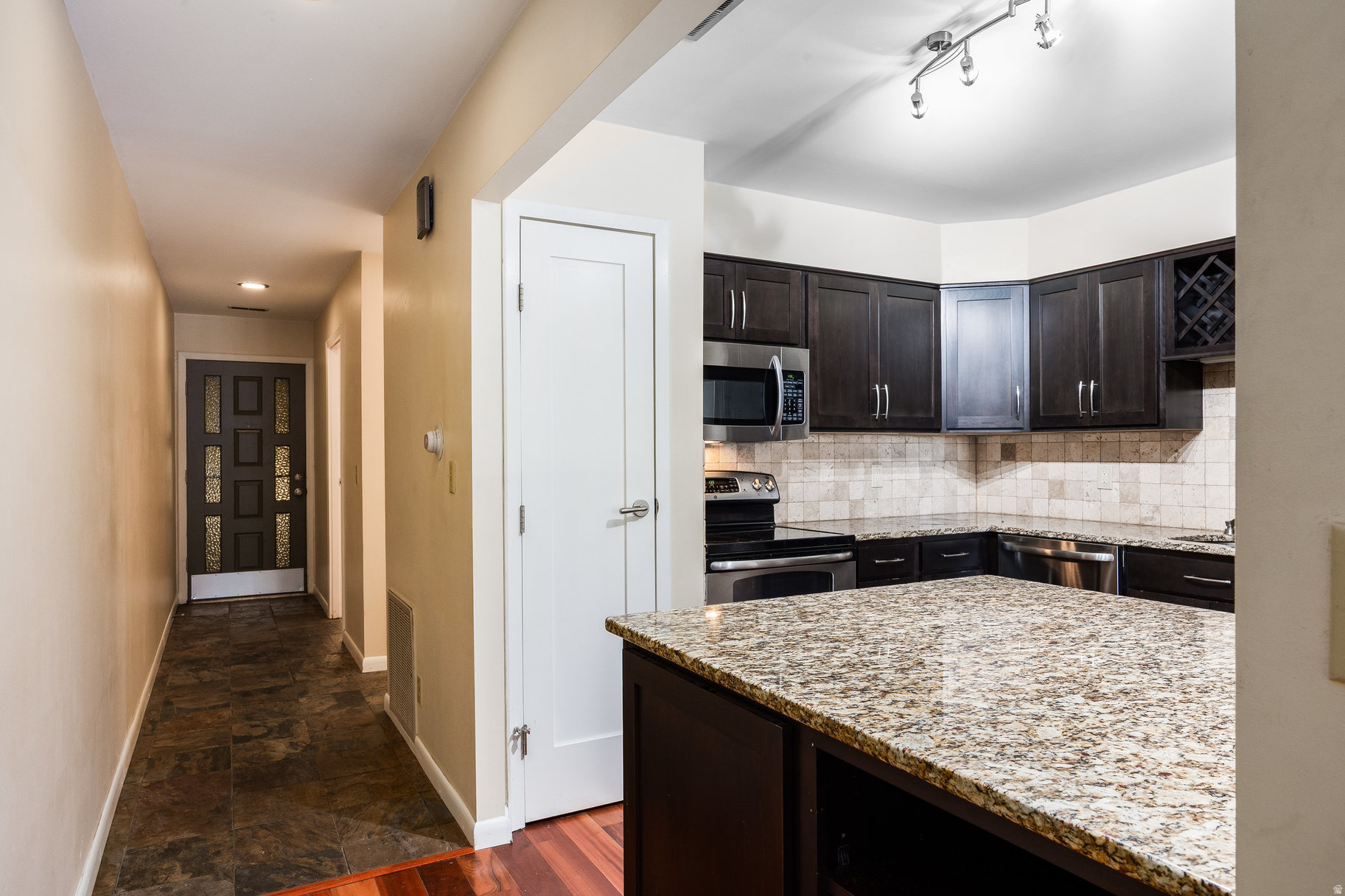 OAKWOOD GARDENS - Residential