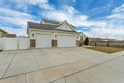Tiny photo for 2476 N CIRCLE C WAY, Lehi, UT 84043 (MLS # 2133862)
