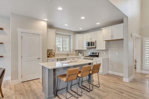 Tiny photo for 2476 N CIRCLE C WAY, Lehi, UT 84043 (MLS # 2133862)