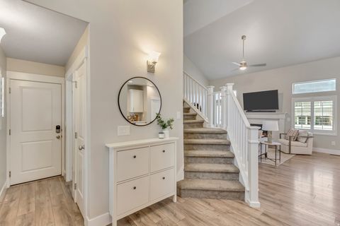 Tiny photo for 2476 N CIRCLE C WAY, Lehi, UT 84043 (MLS # 2133862)