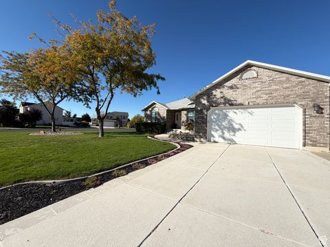 Tiny photo for 2032 S HIGHLAND SPRINGS RD, South Ogden, UT 84403 (MLS # 2118401)