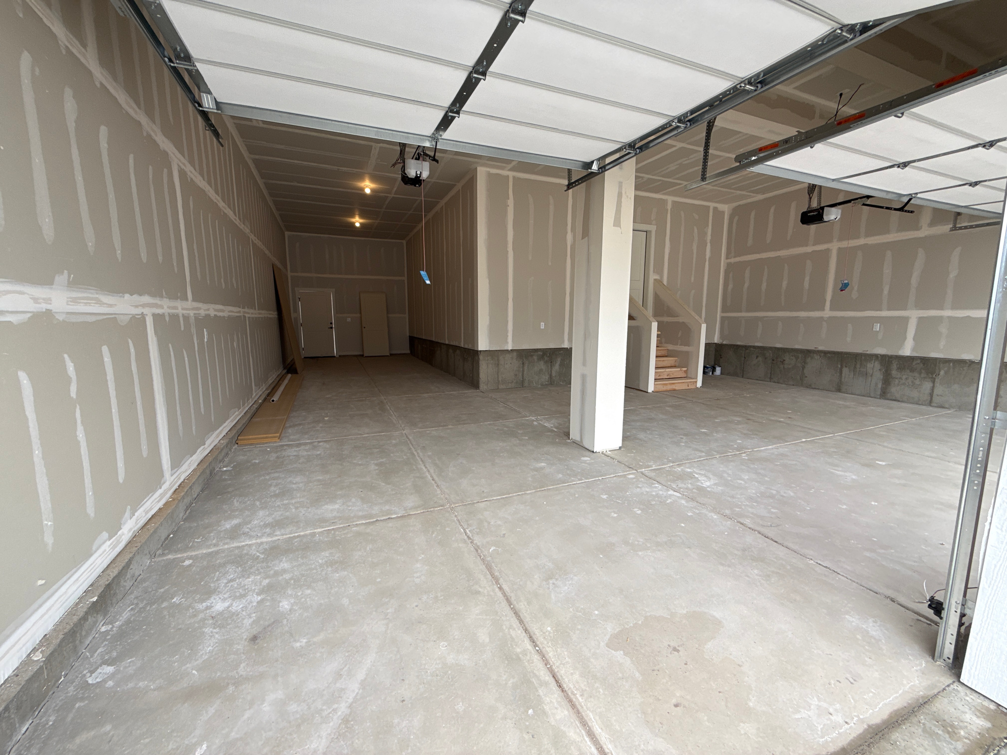 RIVERWOOD - Residential