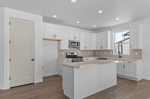 Tiny photo for 3016 W 2650 N, Clinton, UT 84015 (MLS # 2148056)