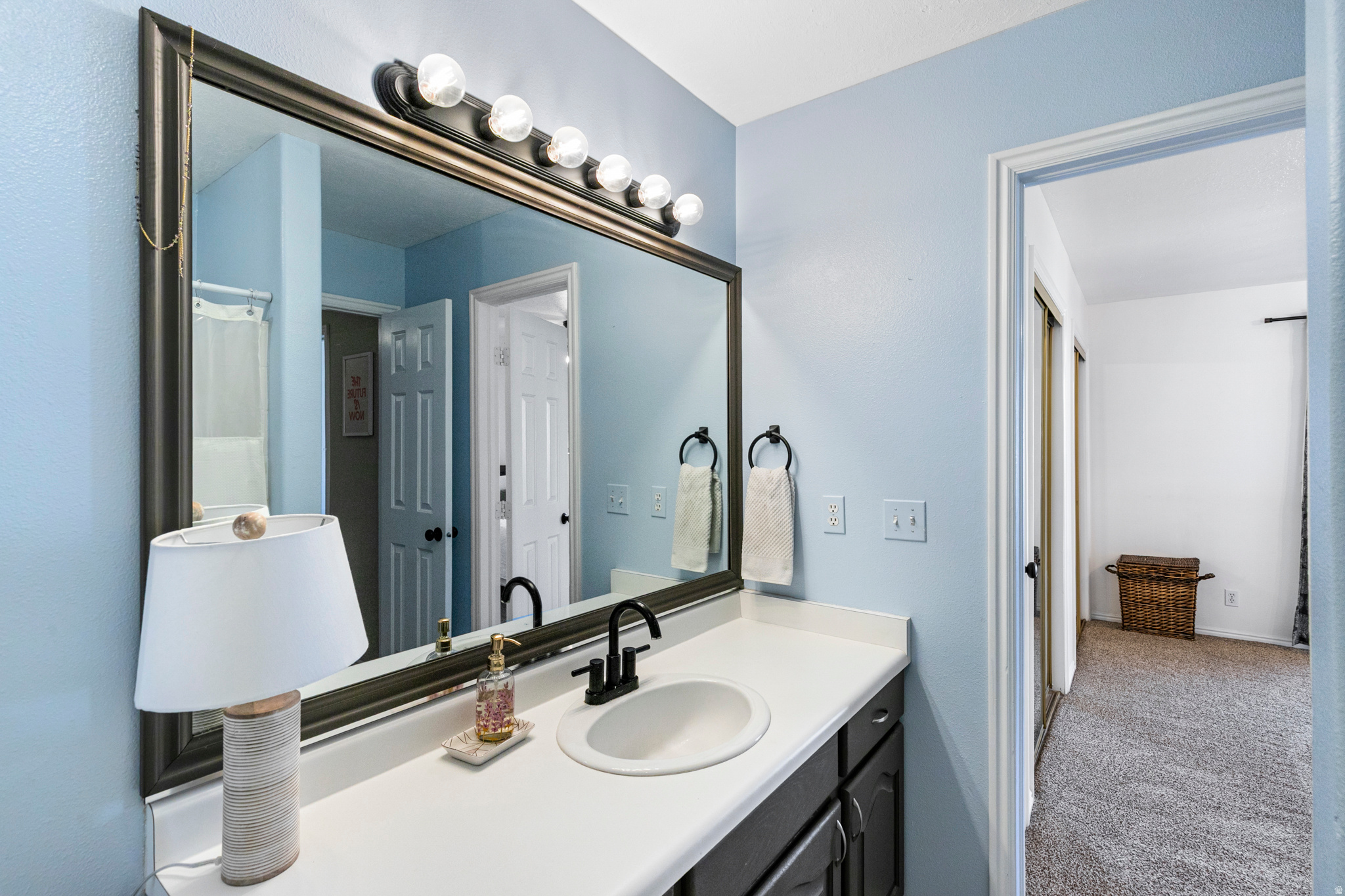 COLOR VIEW - Residential