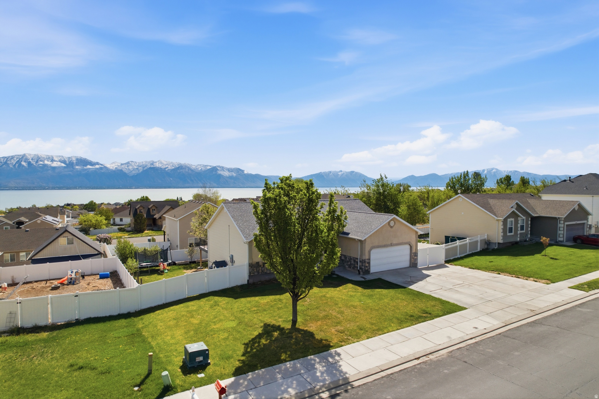 LAKE MOUNTAIN ESTATES - Residential