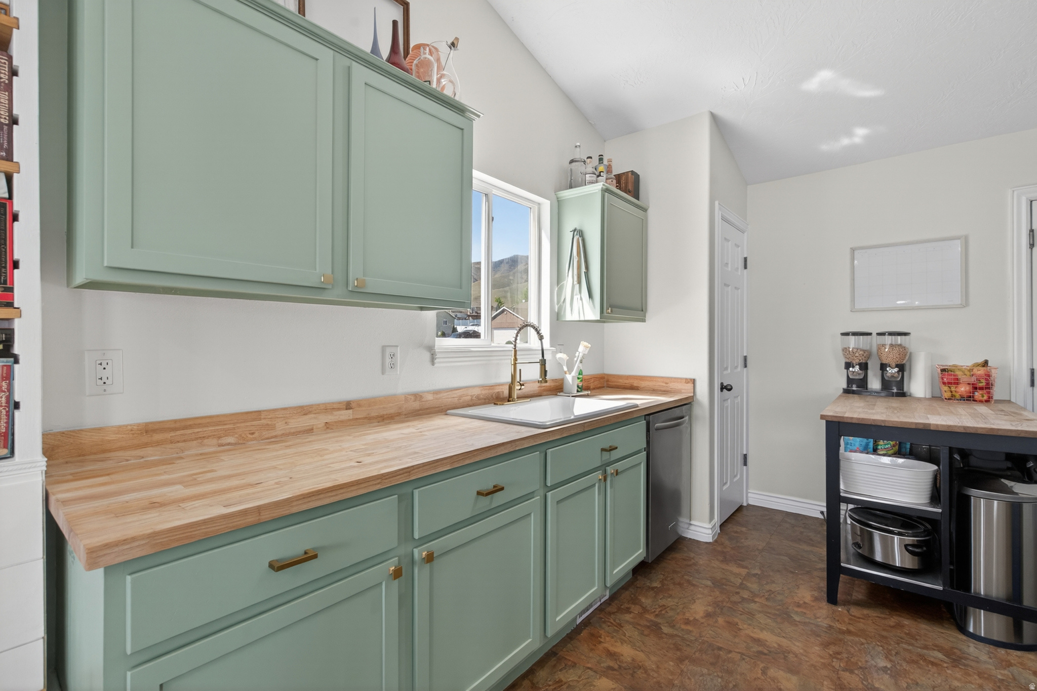 LAKE MOUNTAIN ESTATES - Residential