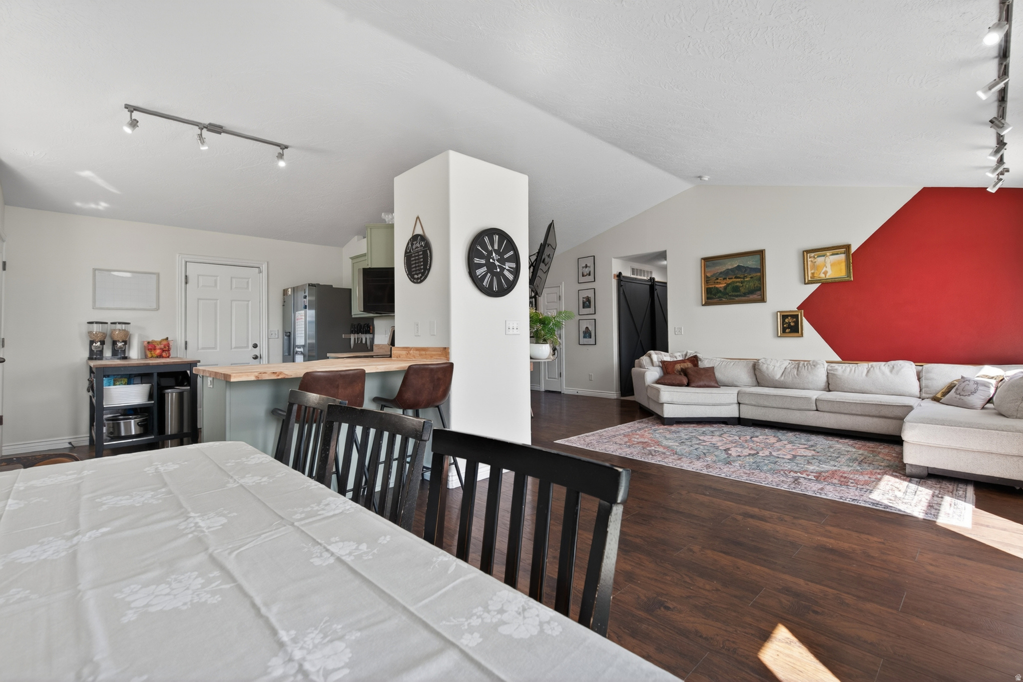 LAKE MOUNTAIN ESTATES - Residential