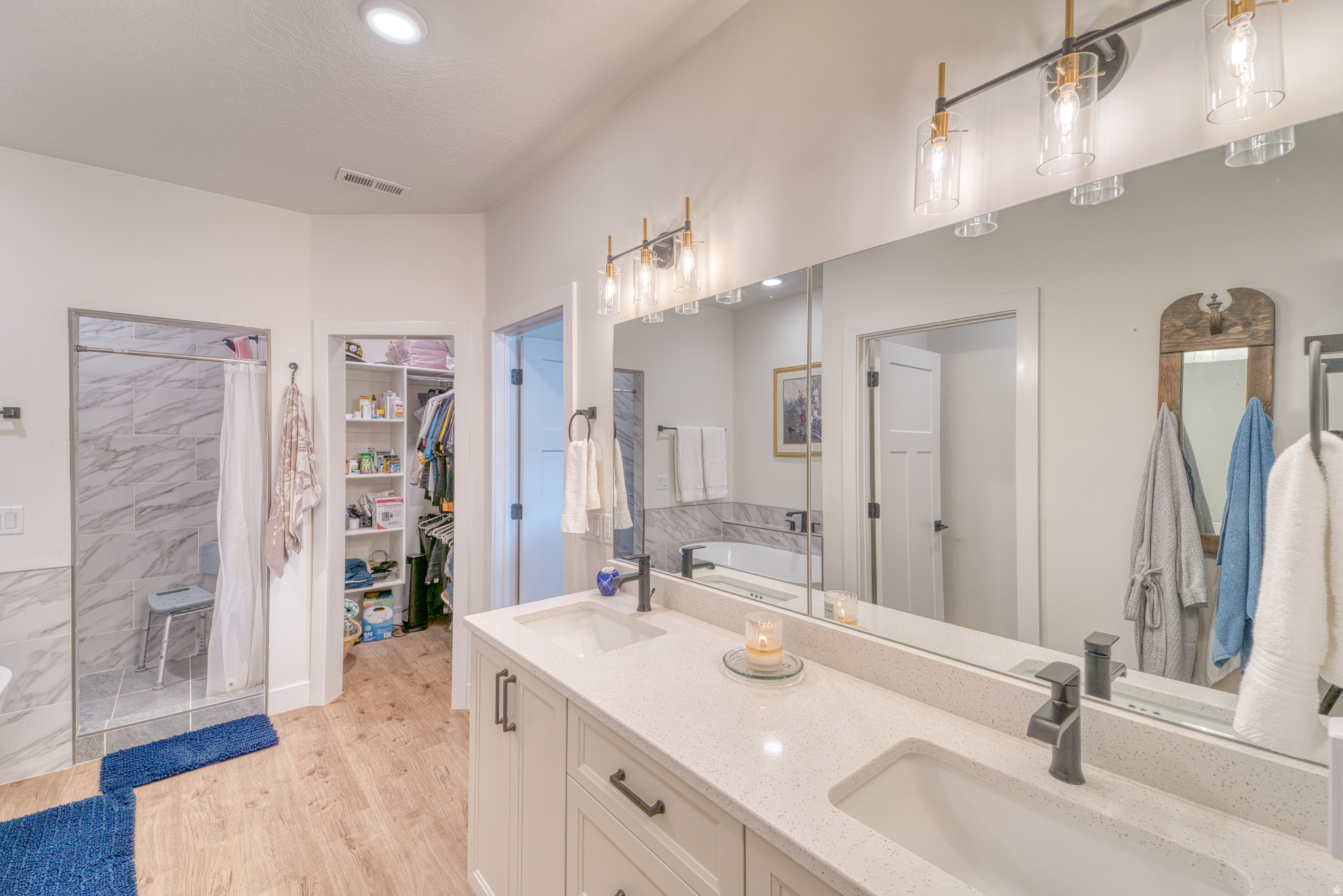 ASPEN VALLEY ESTATES - Residential