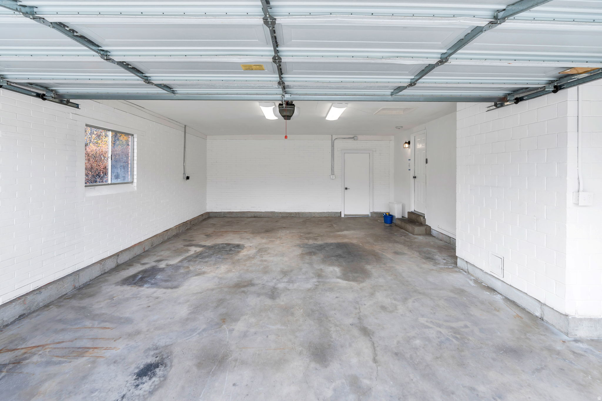 GOLDEN ACRES #8 - Residential