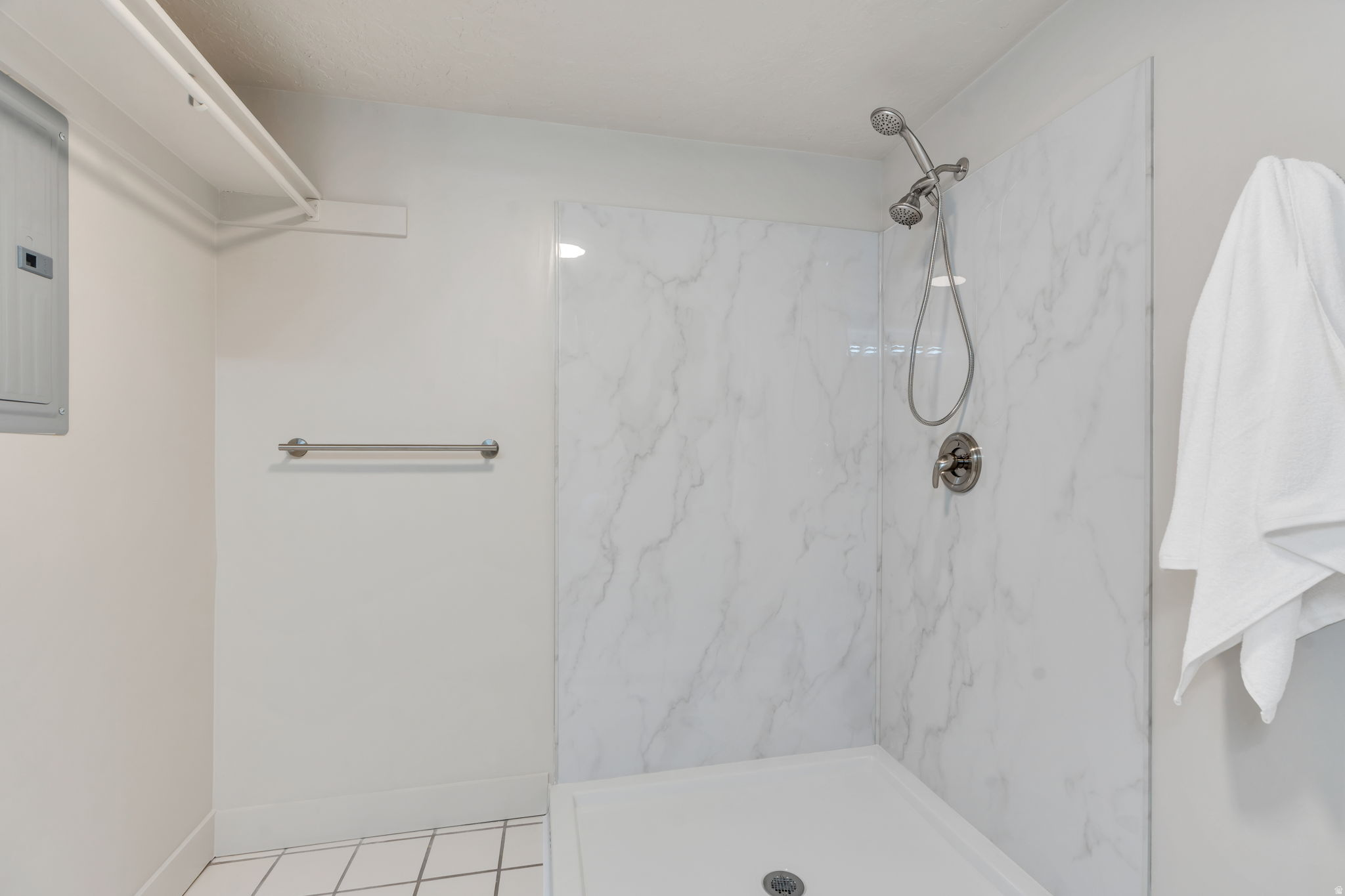 GOLDEN ACRES #8 - Residential