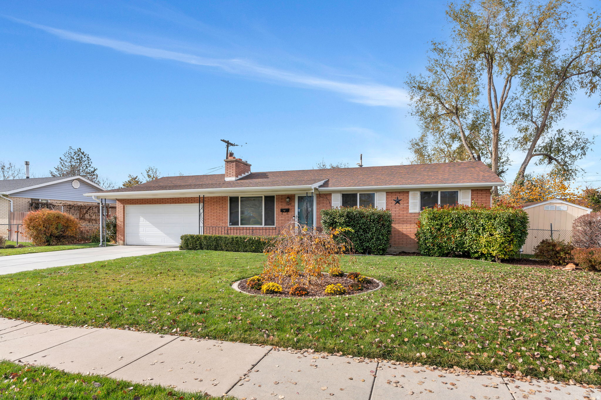 GOLDEN ACRES #8 - Residential