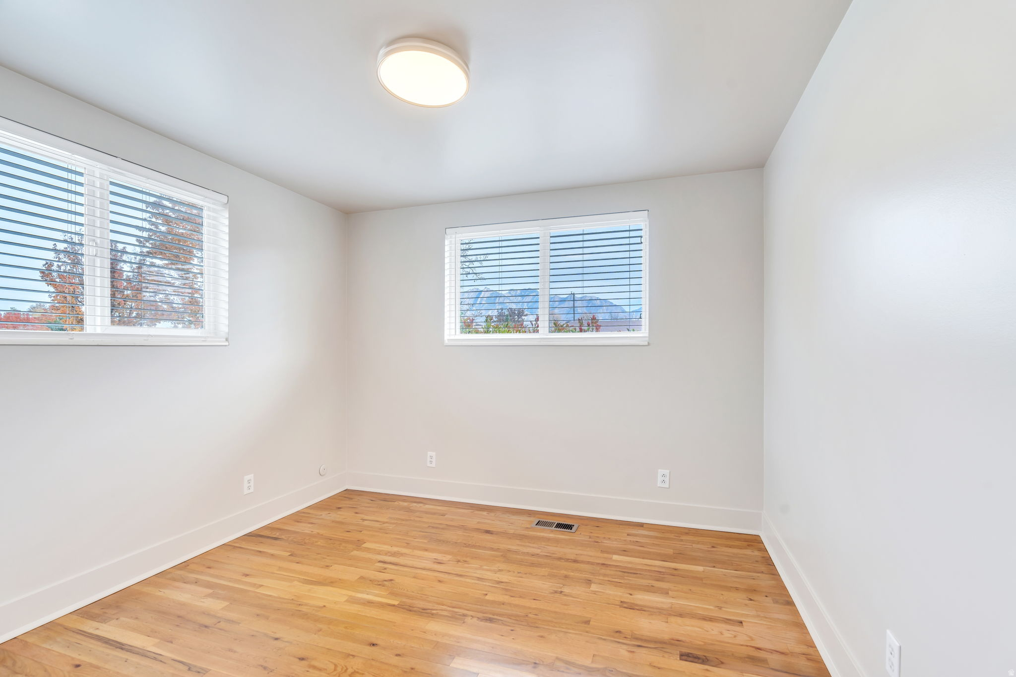 GOLDEN ACRES #8 - Residential